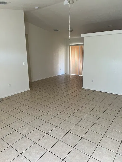 3 bed, 1168 sqft, $1,550 — Photo 3