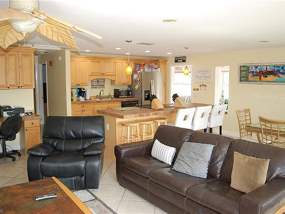 5th image of 7973 Estero Blvd