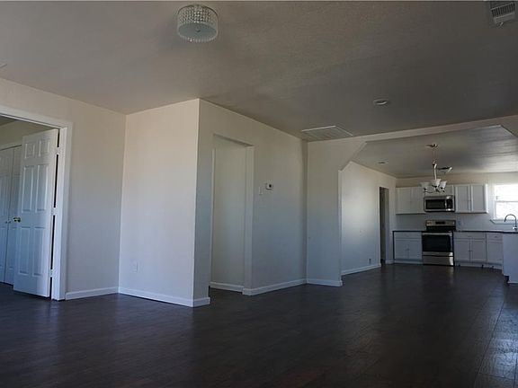 5th image of 3244 Reagan Dr