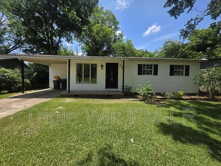 8700 Winston Dr — Photo 2