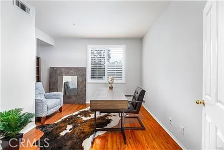 24 Silveroak — Photo 11