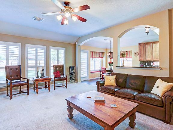 2nd image of 2906 Indigo Dr