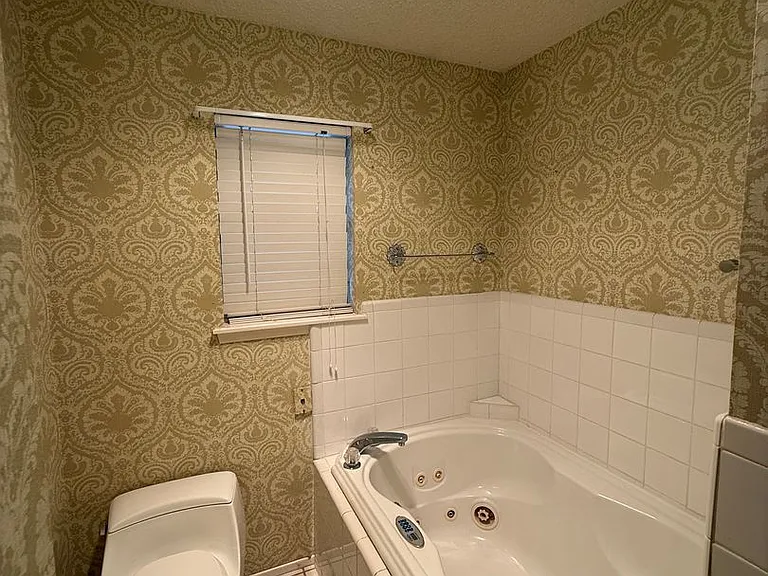 1401 Hillcrest Dr — Photo 18