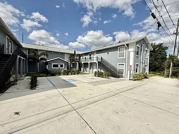 3rd image of 425 F St Unit 7