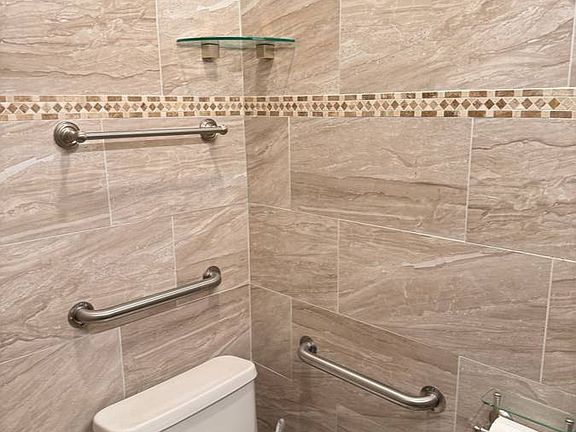4th image of 220 E 7th Ave Suite 8