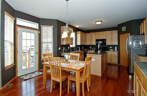 2nd image of 310 Robin Glen Ln