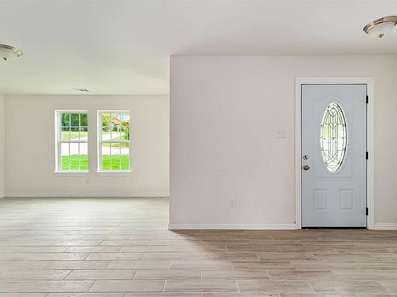 5th image of 3100 Columbus Ave