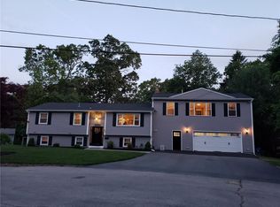 40 Bunting Rd, Warwick, RI 02889
