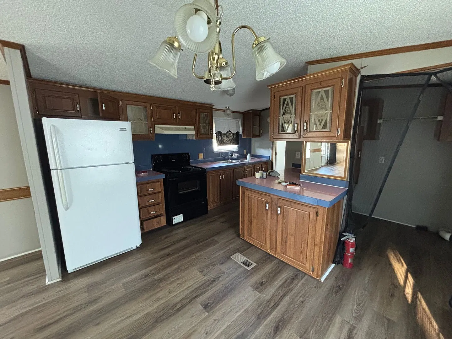3 Bed 2 Bath Mobile Home in Perry Estates — Photo 4