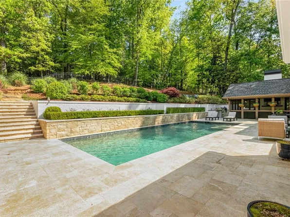 1100 Kingston Dr, Sandy Springs, GA 30342