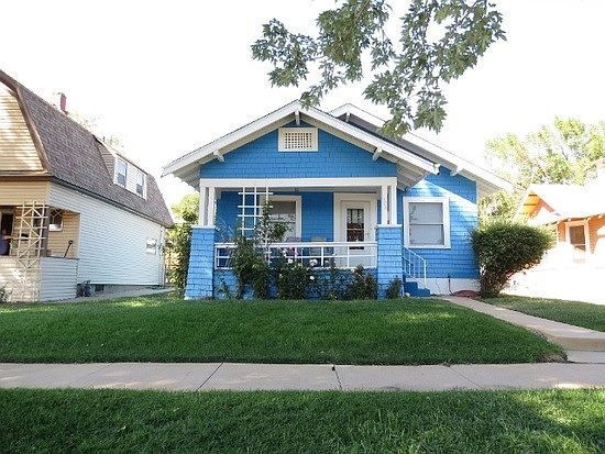 1st image of 905 E 10th St