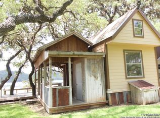 955 Faurie Tiny Rte, Pipe Creek, TX 78063