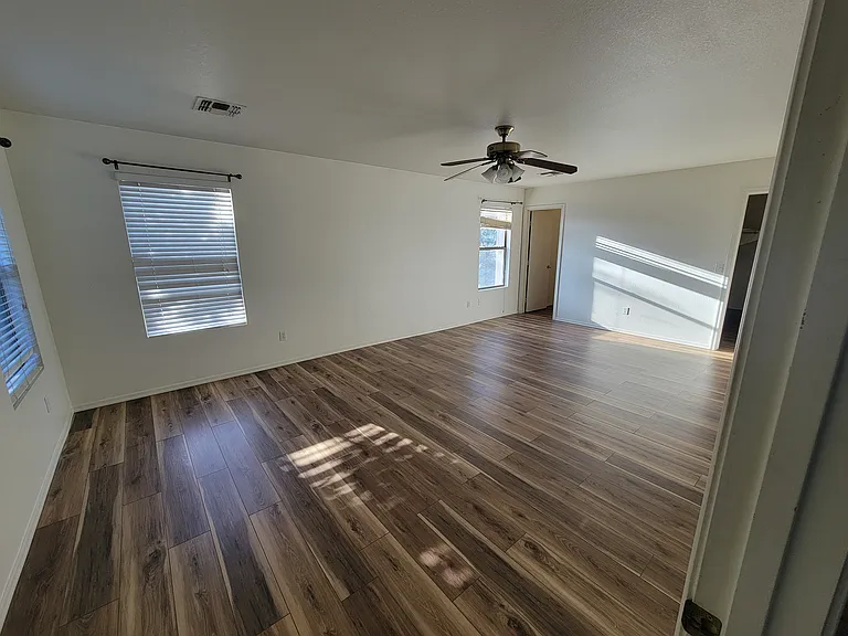 1289 E Clifton Ave — Photo 13