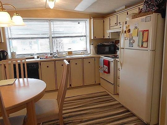 2nd image of 33127 Dockside Ln