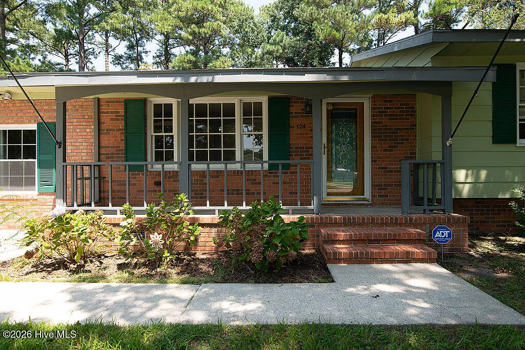 3 bed, 2.0 bath, 1527 sqft, $1,700 — Photo 2
