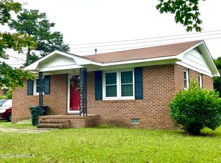 512 N Caledonia Rd, Laurinburg, NC 28352