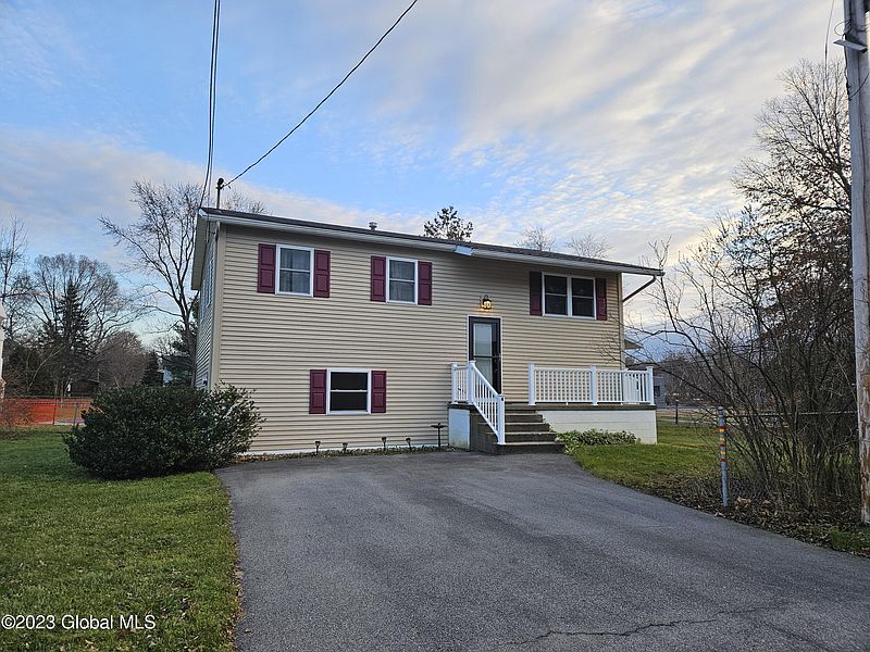 2nd image of 4 Oakland Avenue