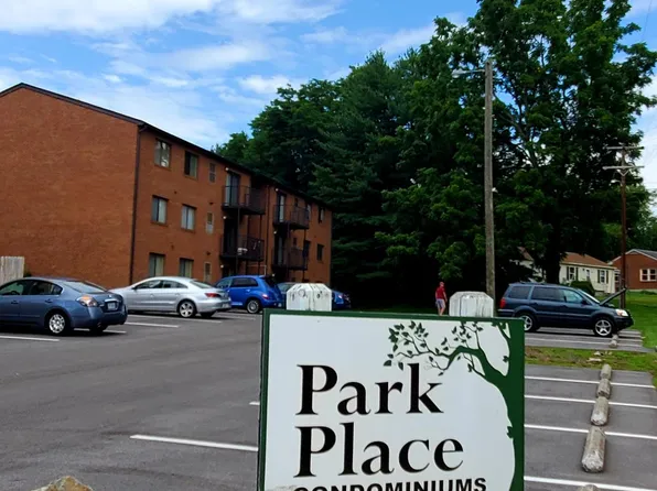 909 Montgomery St APT F, Blacksburg, VA 24060