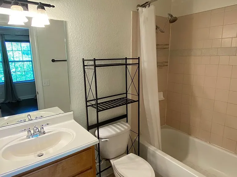 1930 Honolulu Ln — Photo 15