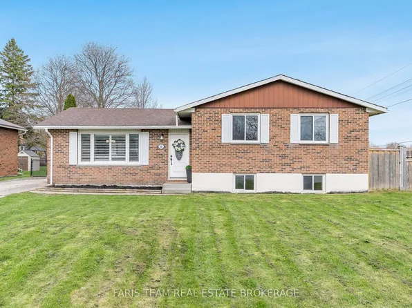 201 Christopher St, Clearview, ON L0M 1S0