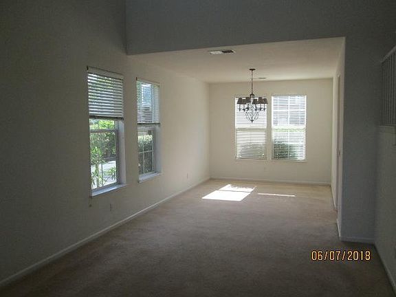 interior view (dining area)