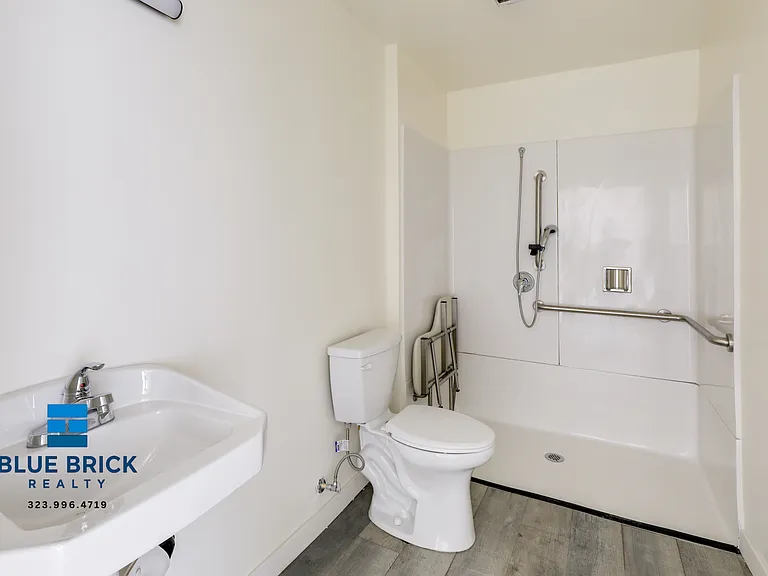 4324 S Vermont Ave #502 — Photo 11