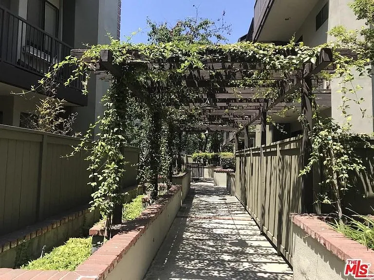 Landscaped complex
