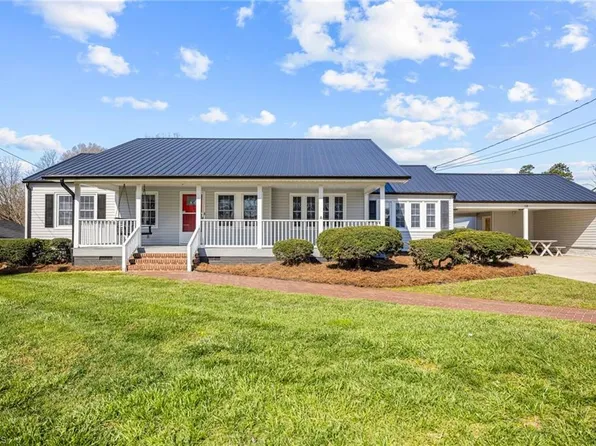 108 Hillside Dr, Thomasville, NC 27360