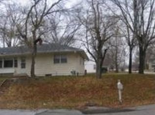 810 E Grandriver St, Clinton, MO 64735