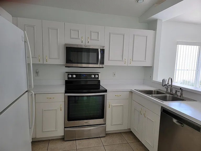 2089 Braxton St — Photo 4