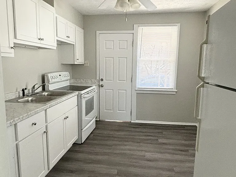 200A N Virginia Ave — Photo 16