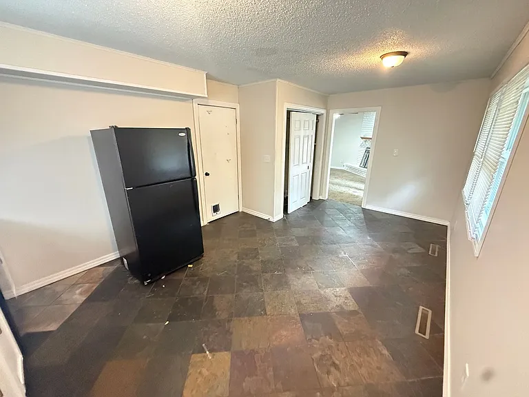 3642 S Westwood Ave — Photo 15