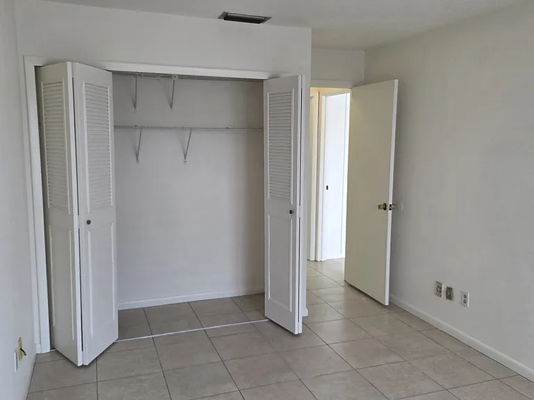 1210-1222 SE 8th St #1214-7 — Photo 7
