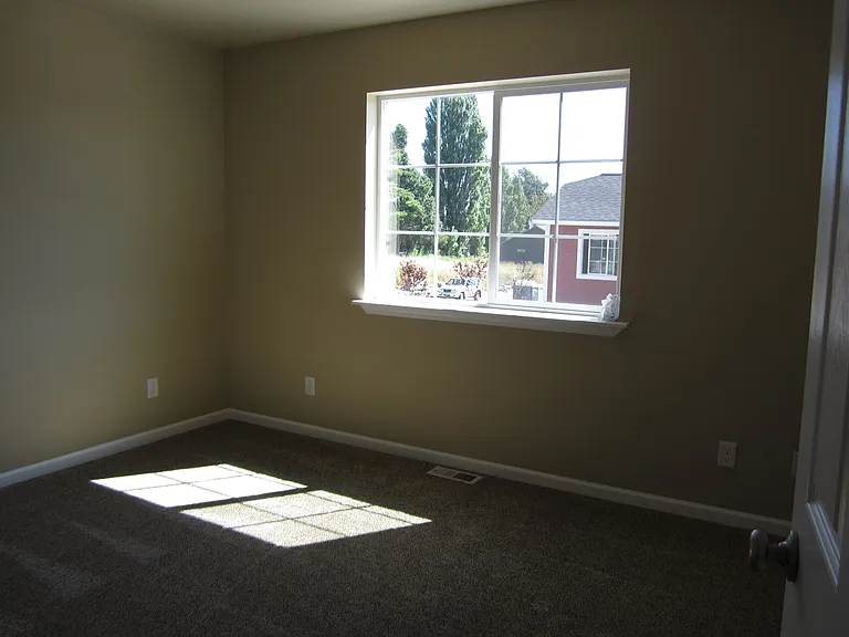 SI2169 — Photo 6