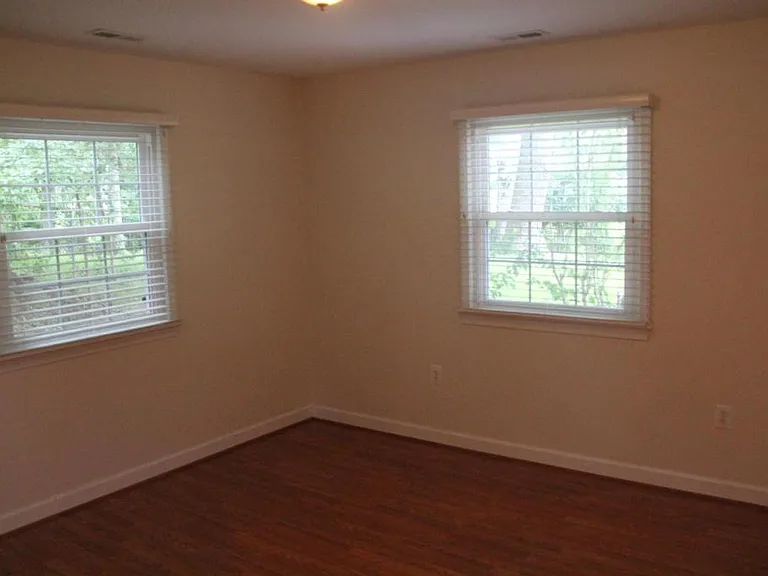 7723 Marthas Ln — Photo 10