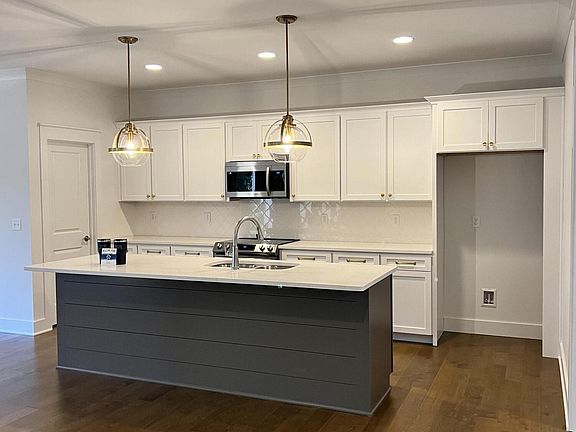 4th image of 5126 Judd Way NW