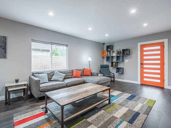 4th image of 820 N Avenue 50