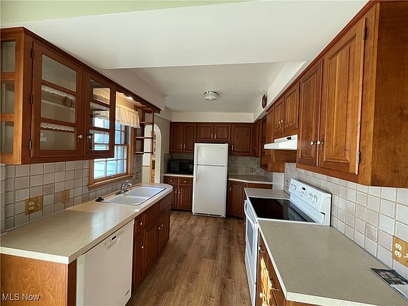 5th image of 1741 Grant Ave