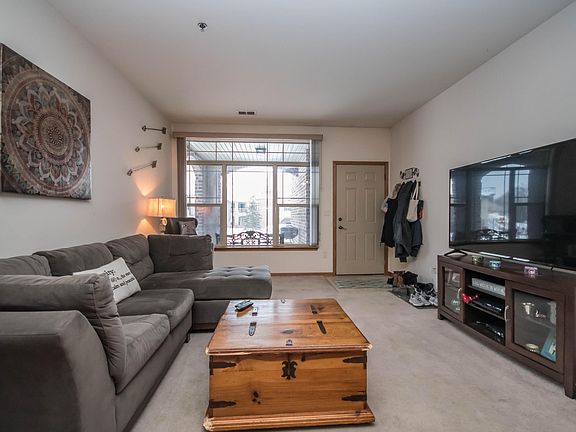 3rd image of 3101 W Drexel Ave Unit 206
