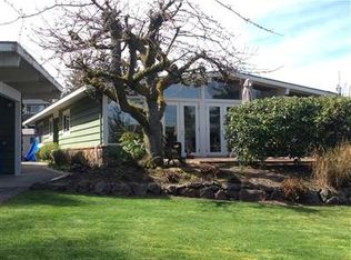 7227 SE 27th St, Mercer Island, WA 98040