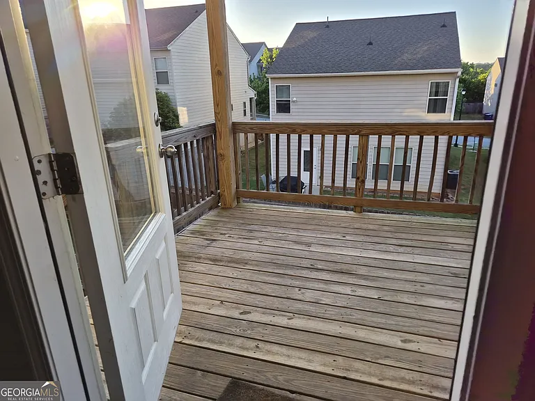1506 Charcoal Ives Rd — Photo 32