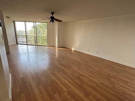 4th image of 3100 N Pine Island Rd APT 404