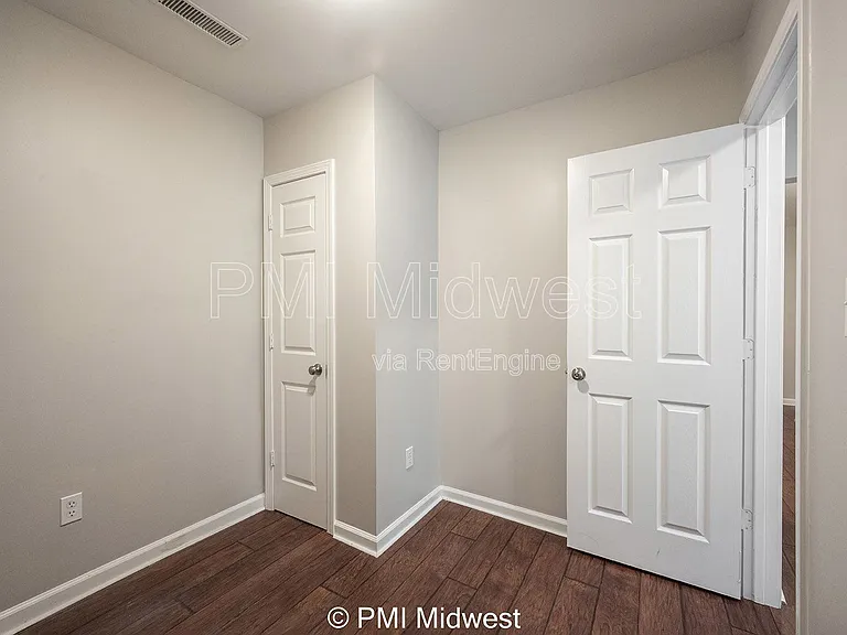 1439 S East St — Photo 13