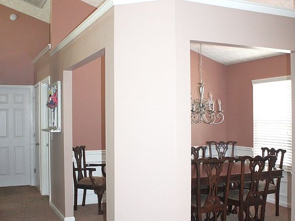 5th image of 4 Woodmere Ct