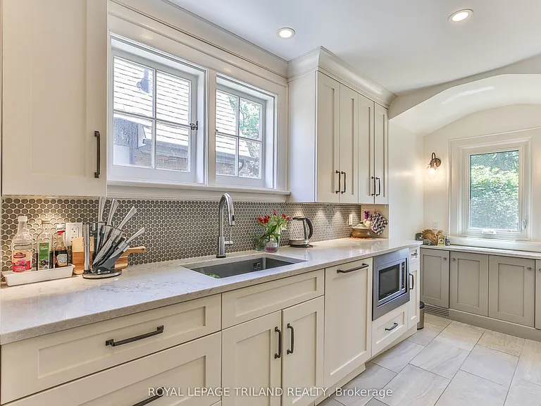 377 Cheapside St — Photo 10