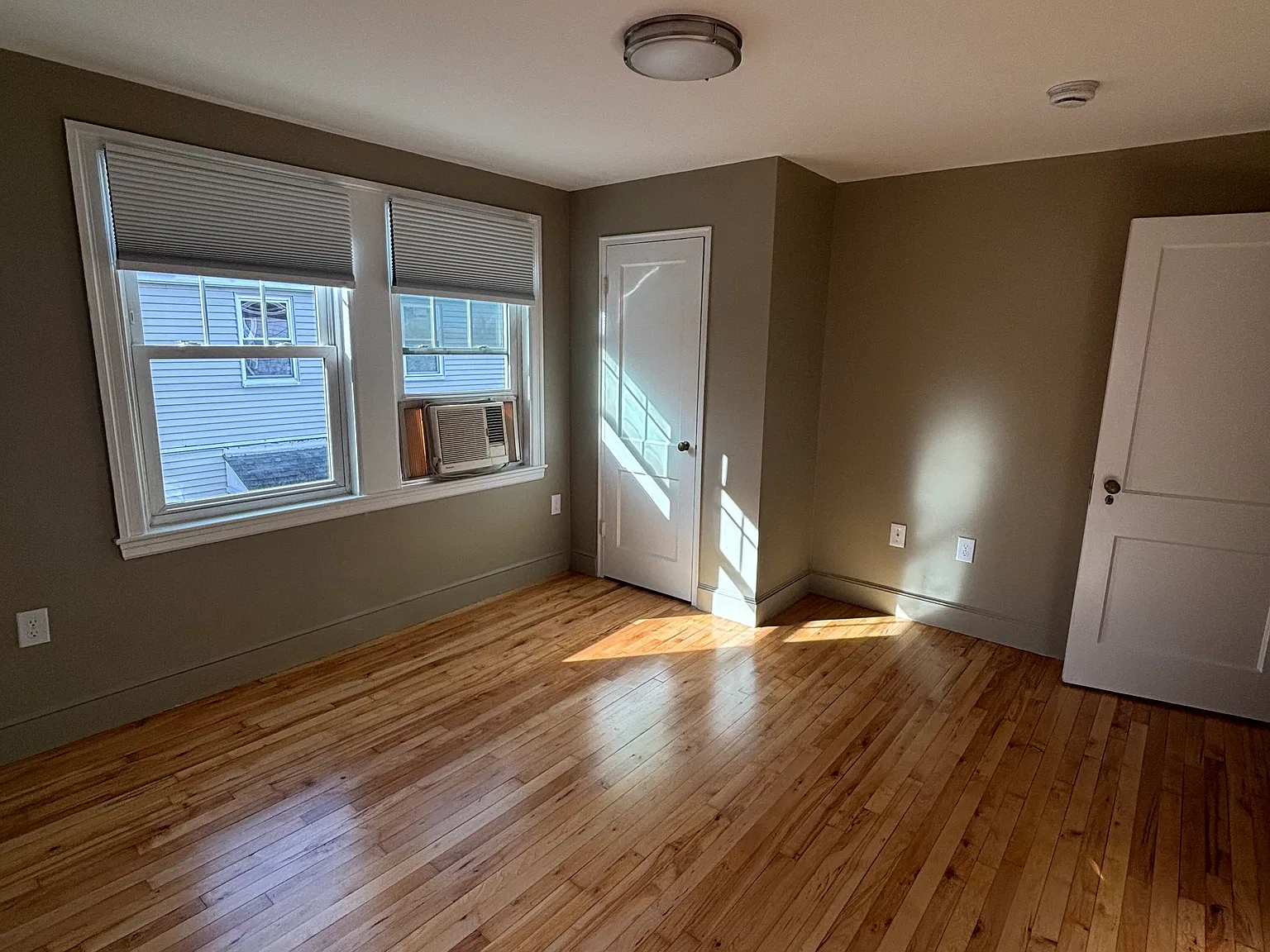 2 bed, 1000 sqft, $2,850 — Photo 4
