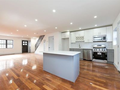 1027 E 222nd Street, Bronx, NY, 10469
