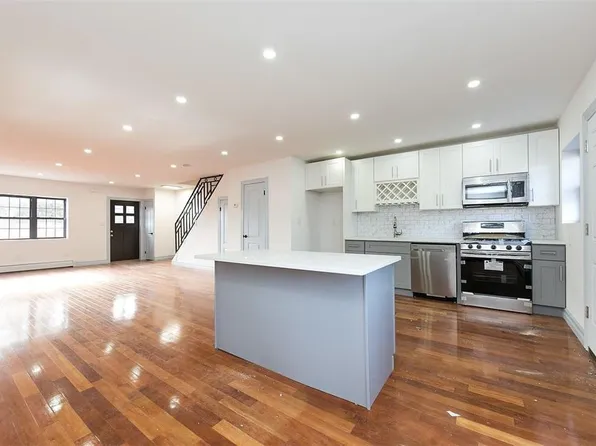 1027 E 222nd Street, Bronx, NY 10469