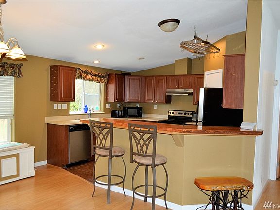 3rd image of 15031 McIntosh Valley Ln SE