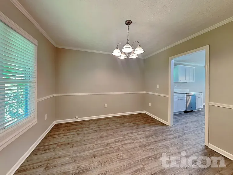 515 Westbridge Dr — Photo 5